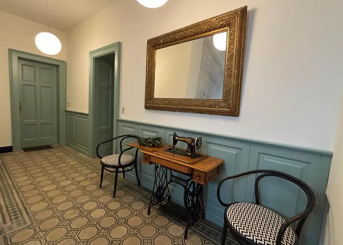 Art Nouveau Apartment With Garden In Pisek