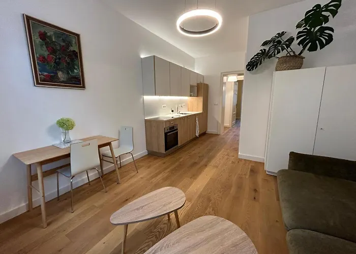 Art Nouveau Apartment With Garden In Pisek