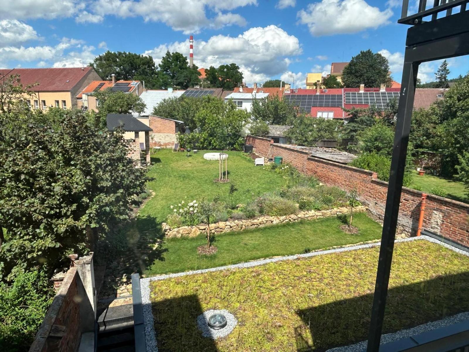 Art Nouveau With Garden In *