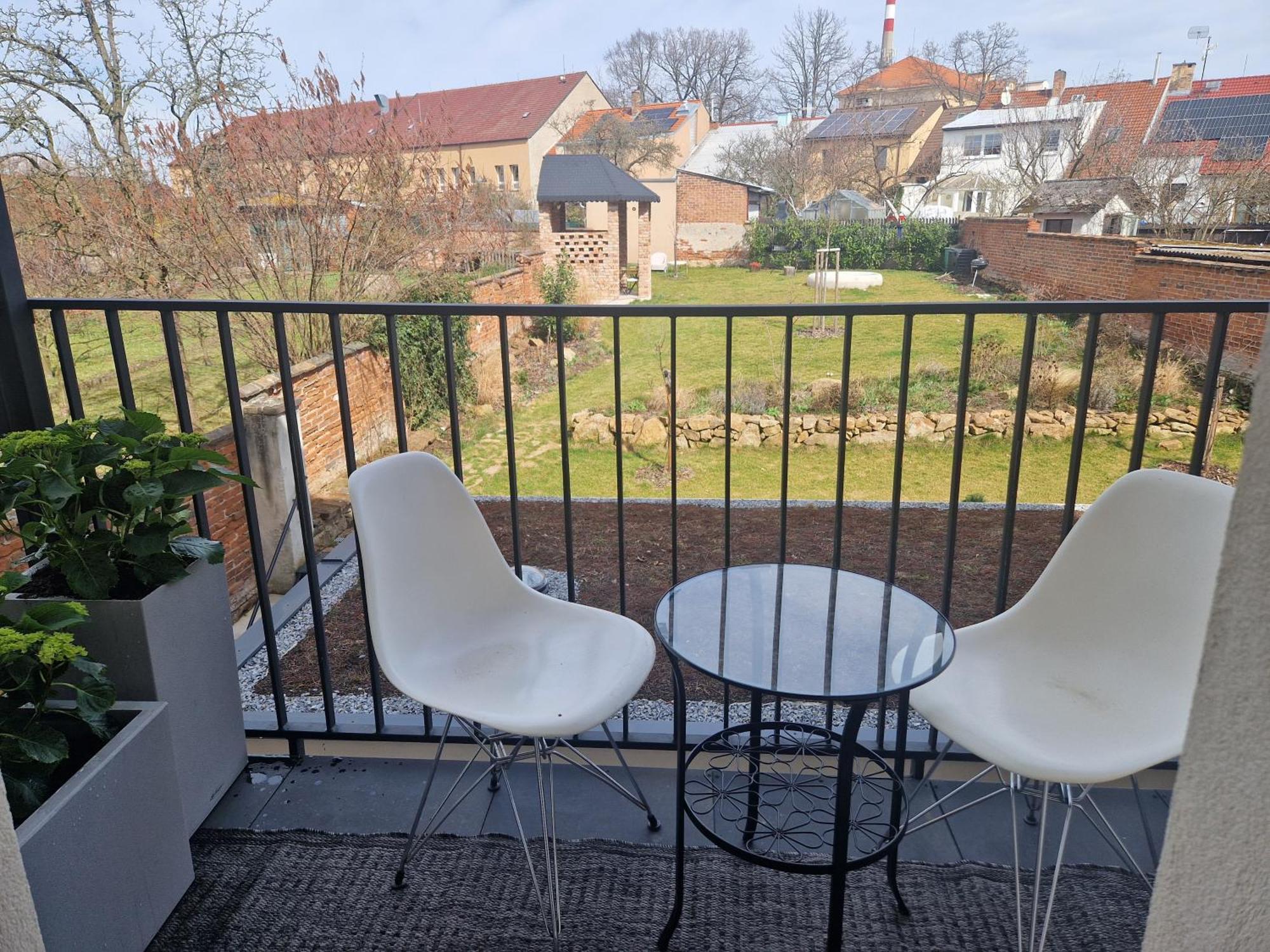 Apartment Art Nouveau With Garden In *